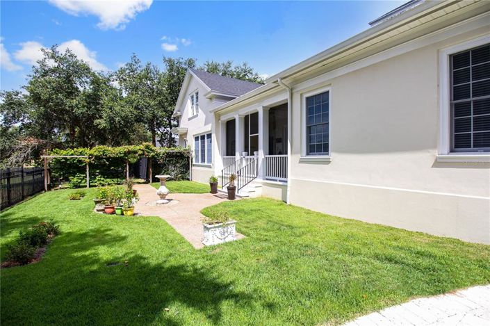 Image No.56-6 Bed Property for sale