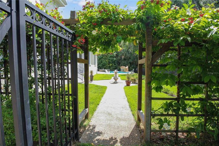 Image No.59-6 Bed Property for sale