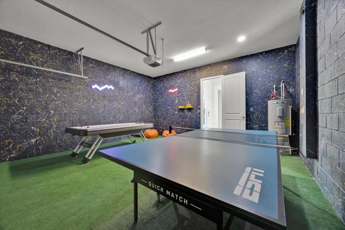 Image No.17-5 Bed Property for sale