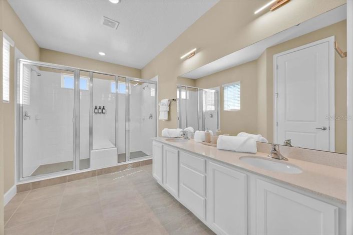 Image No.33-5 Bed Property for sale