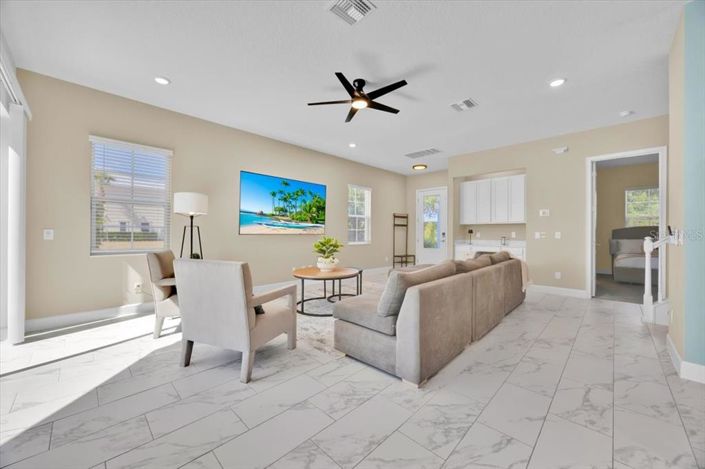 Image No.6-5 Bed Property for sale