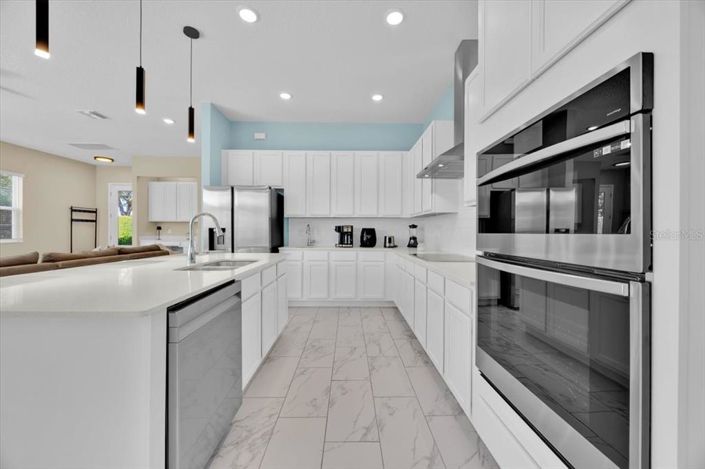 Image No.8-5 Bed Property for sale