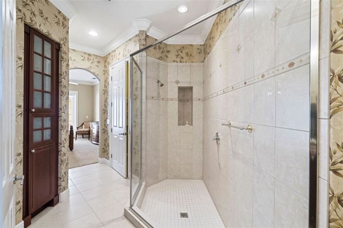 Image No.16-4 Bed Property for sale