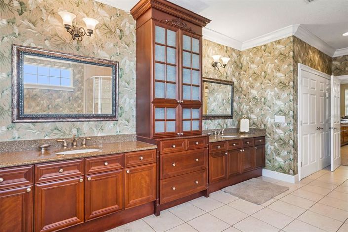 Image No.28-4 Bed Property for sale