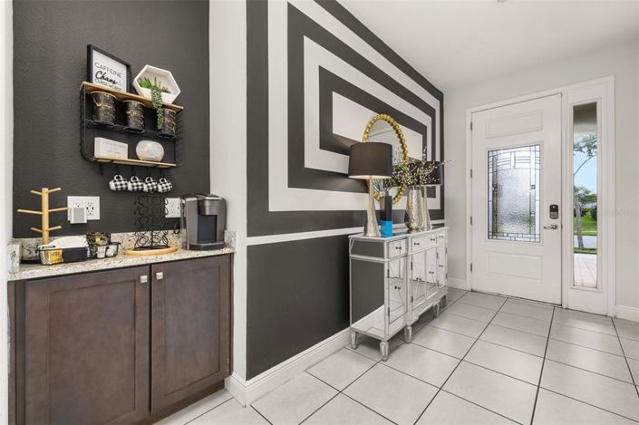 Image No.10-8 Bed Property for sale