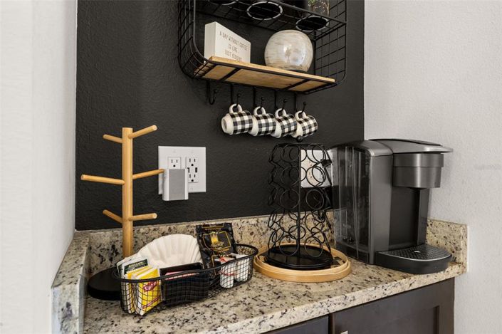 Image No.11-8 Bed Property for sale