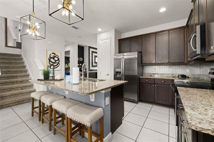 Image No.14-8 Bed Property for sale