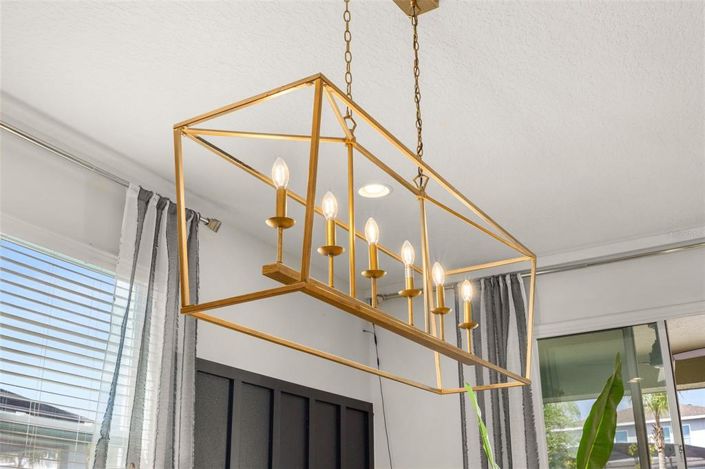 Image No.16-8 Bed Property for sale