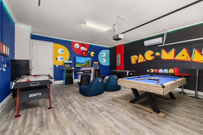 Image No.29-8 Bed Property for sale