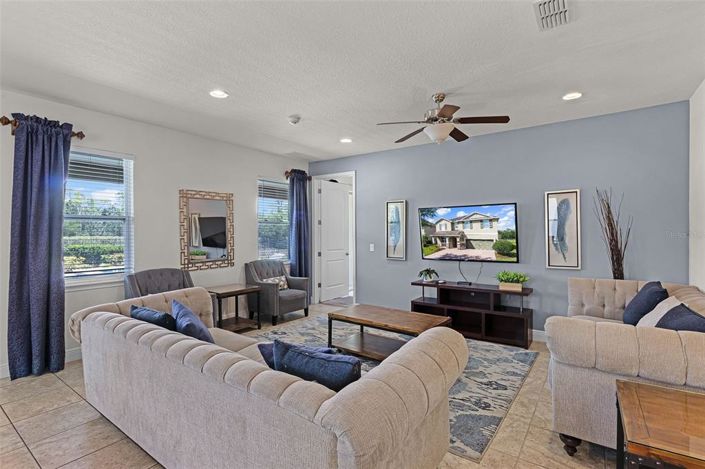 Image No.14-8 Bed Property for sale