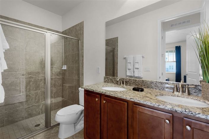 Image No.17-8 Bed Property for sale