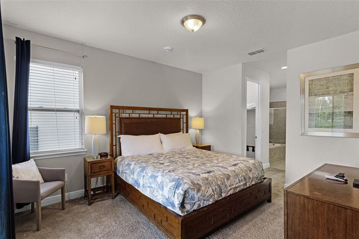 Image No.18-8 Bed Property for sale