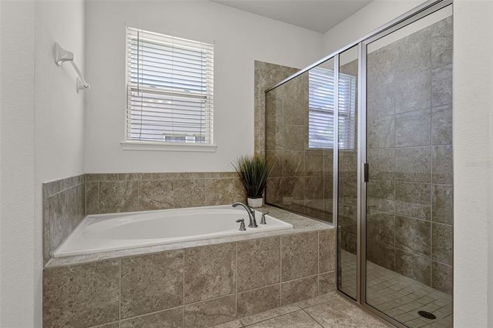 Image No.22-8 Bed Property for sale