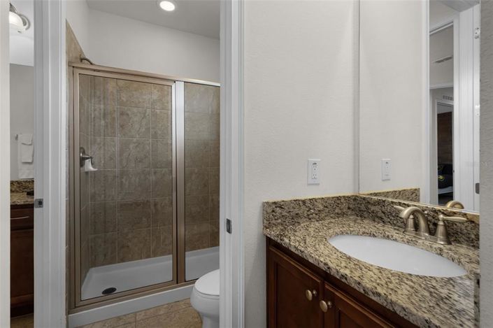 Image No.32-8 Bed Property for sale