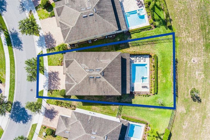 Image No.44-8 Bed Property for sale