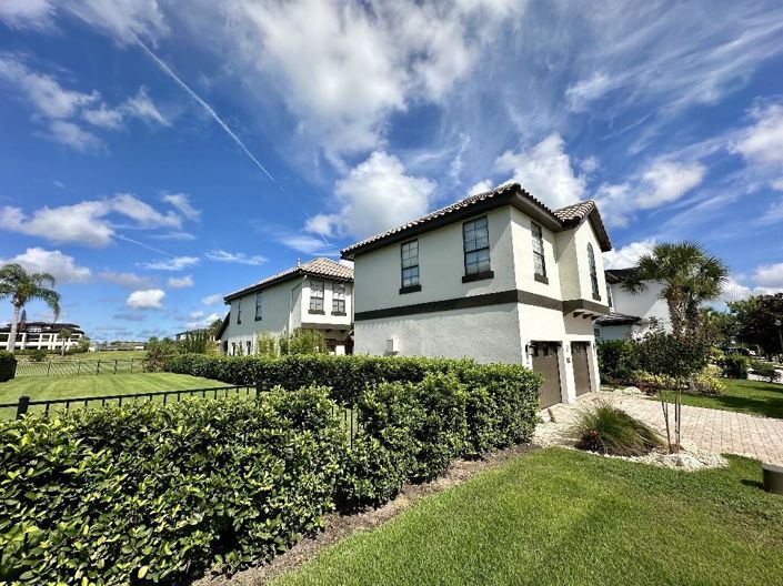 Image No.1-4 Bed Property for sale