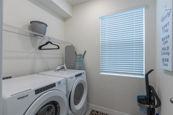 Image No.12-6 Bed Property for sale