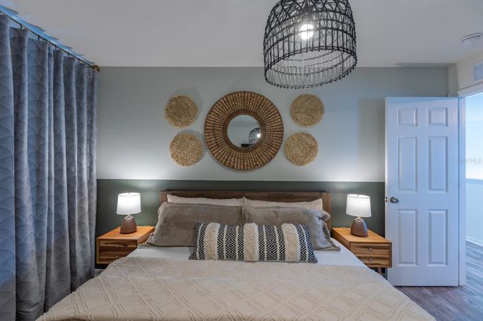 Image No.15-6 Bed Property for sale