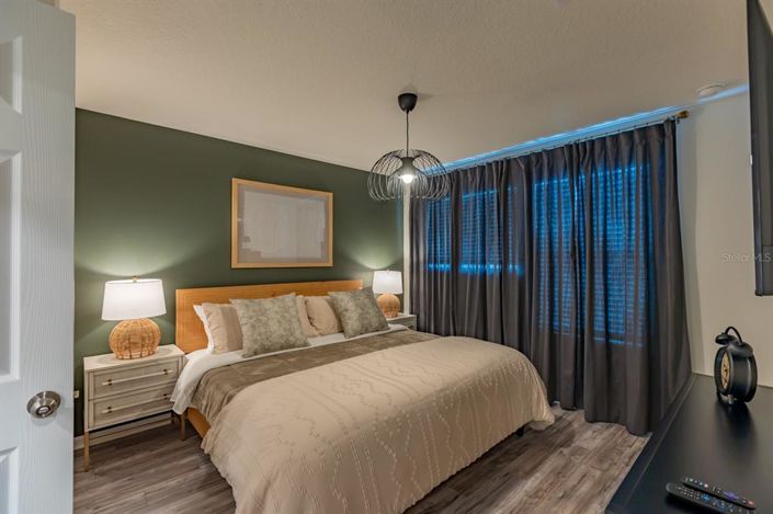 Image No.18-6 Bed Property for sale