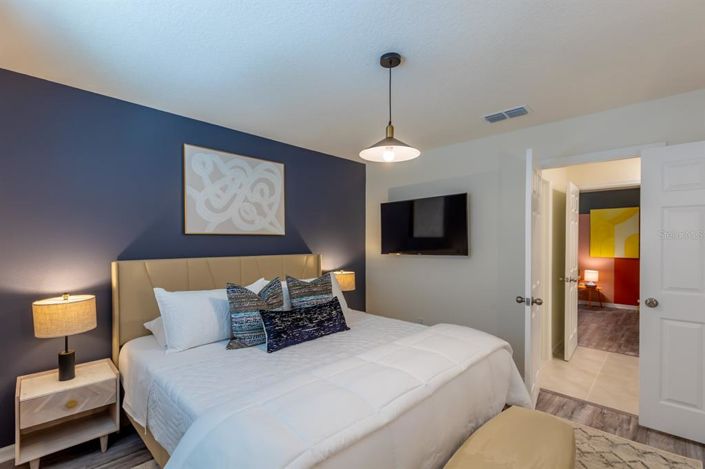 Image No.22-6 Bed Property for sale