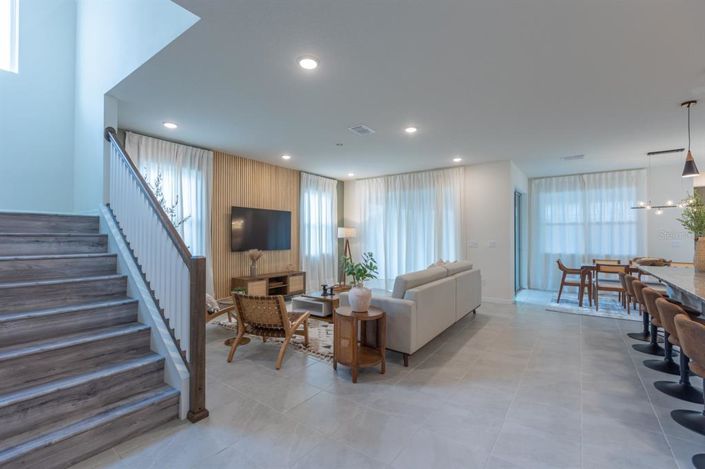 Image No.42-6 Bed Property for sale