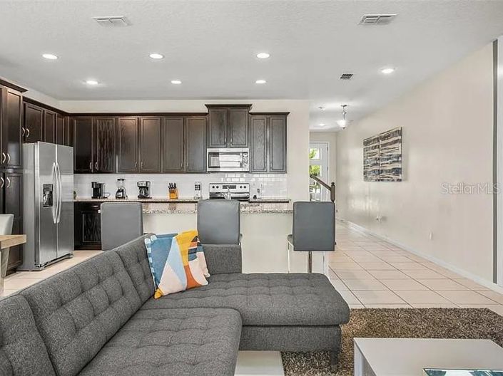 Image No.15-5 Bed Townhouse for sale