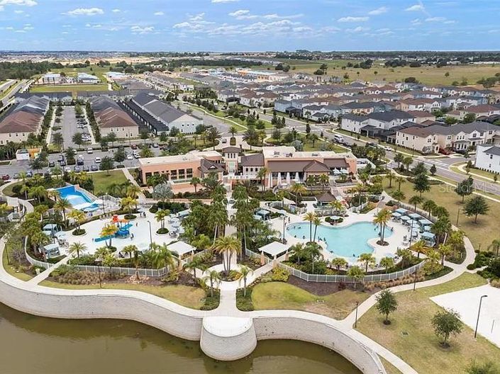 Image No.42-5 Bed Townhouse for sale