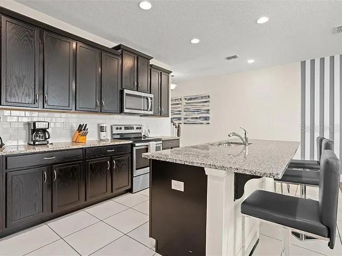 Image No.8-5 Bed Townhouse for sale