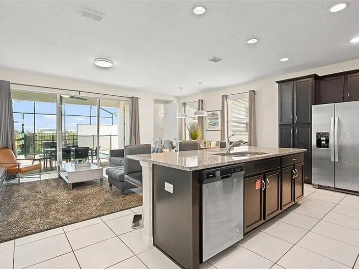 Image No.9-5 Bed Townhouse for sale