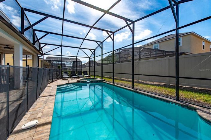 Image No.15-7 Bed Property for sale