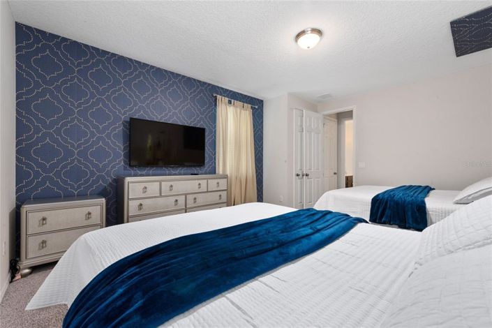 Image No.24-7 Bed Property for sale