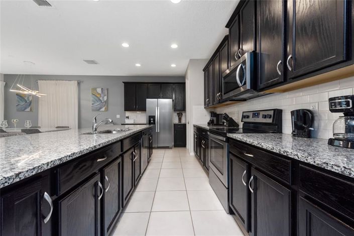 Image No.8-7 Bed Property for sale