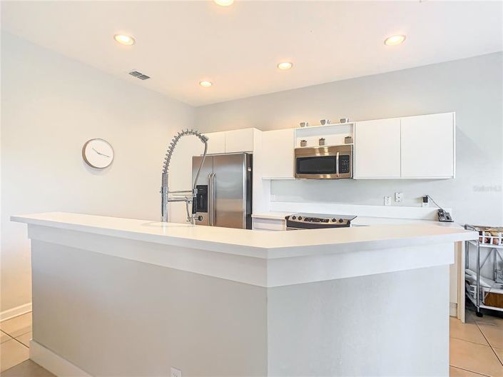 Image No.28-5 Bed Property for sale