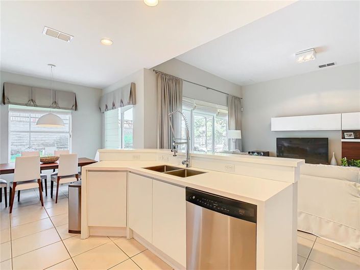 Image No.30-5 Bed Property for sale