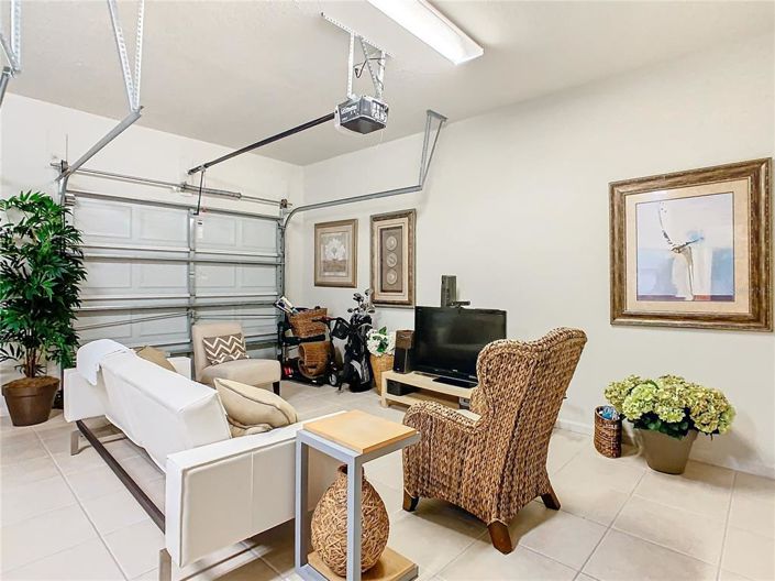 Image No.63-5 Bed Property for sale