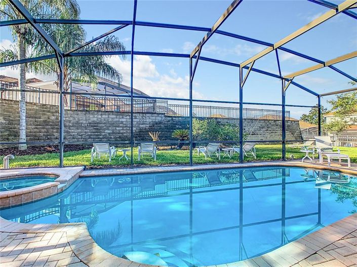 Image No.71-5 Bed Property for sale