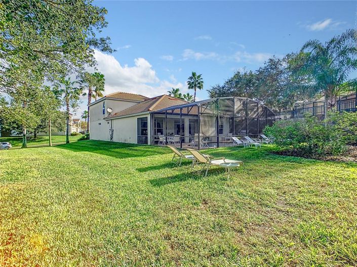 Image No.77-5 Bed Property for sale