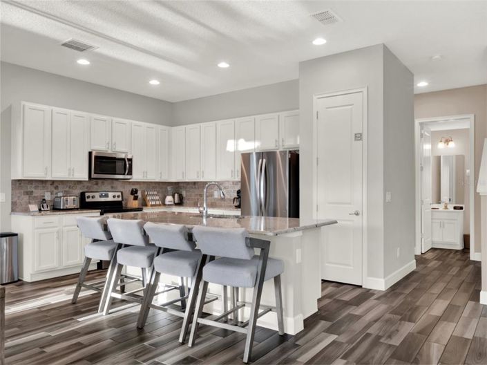 Image No.19-5 Bed Property for sale