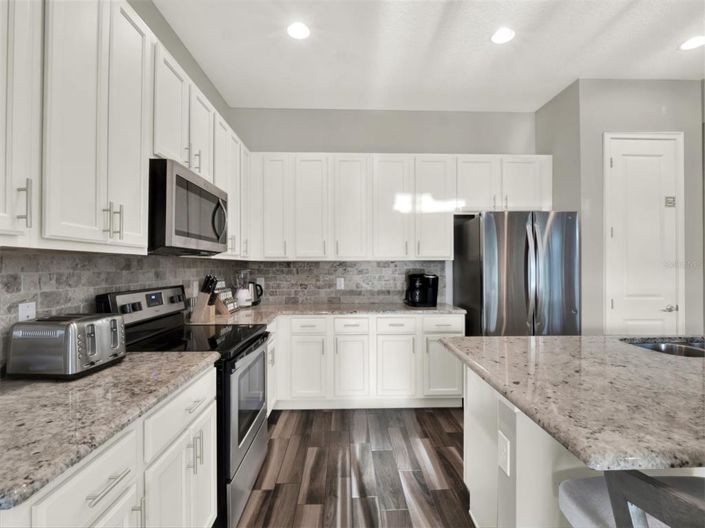 Image No.20-5 Bed Property for sale