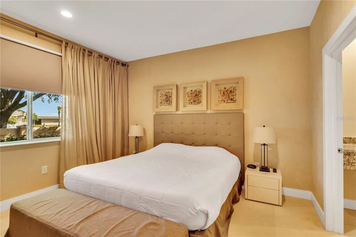 Image No.11-4 Bed Property for sale