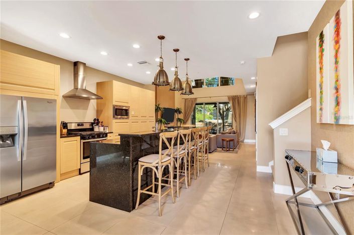 Image No.2-4 Bed Property for sale