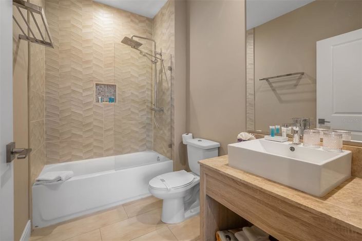 Image No.25-4 Bed Townhouse for sale