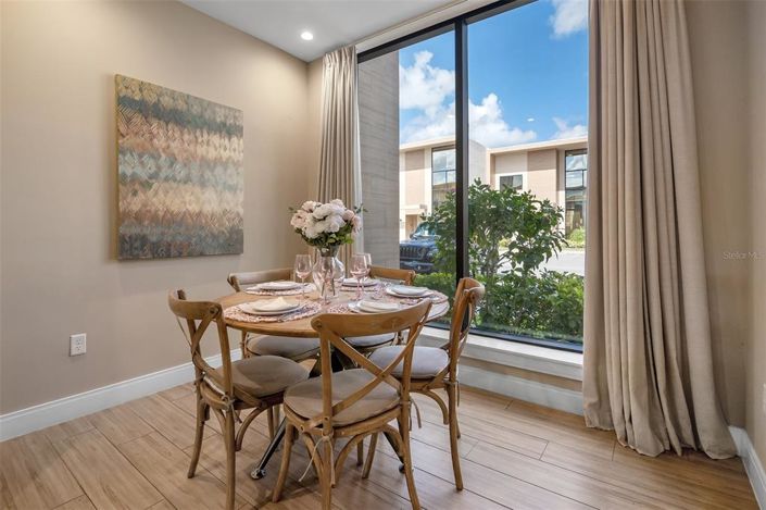 Image No.4-4 Bed Townhouse for sale