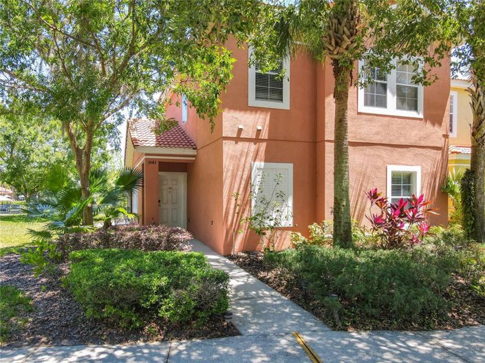 Image No.1-4 Bed Townhouse for sale