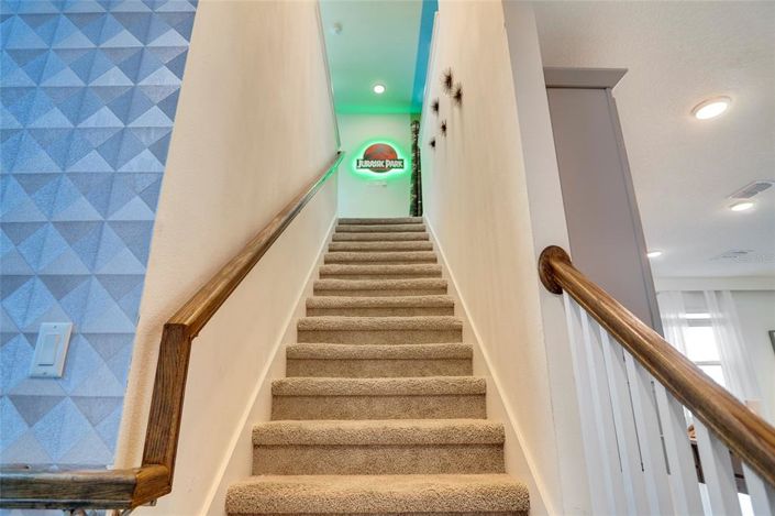 Image No.14-5 Bed Townhouse for sale