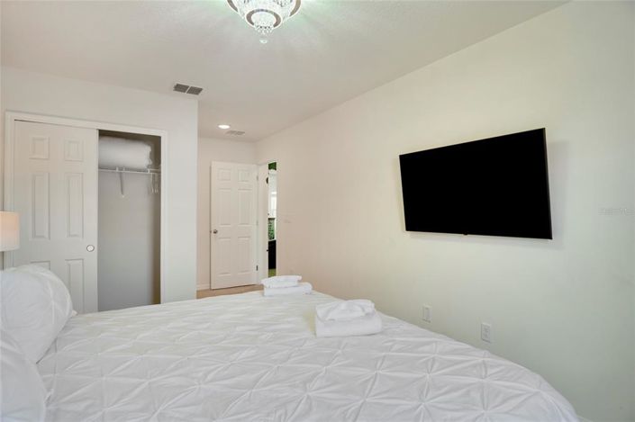 Image No.20-5 Bed Townhouse for sale