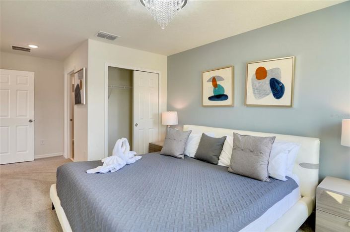 Image No.27-5 Bed Townhouse for sale