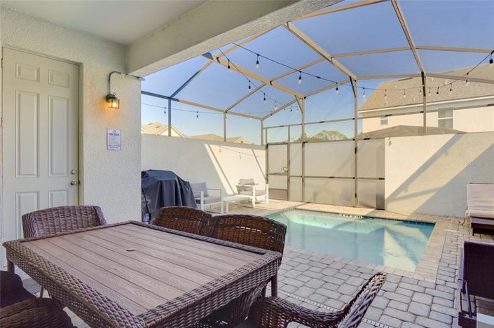 Image No.30-5 Bed Townhouse for sale