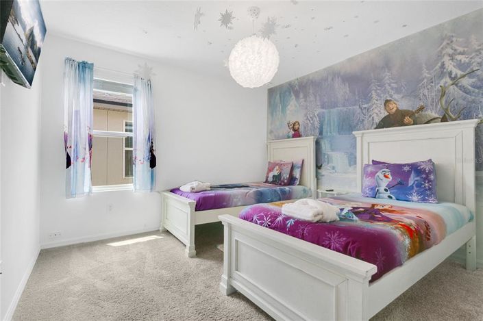 Image No.17-7 Bed Property for sale