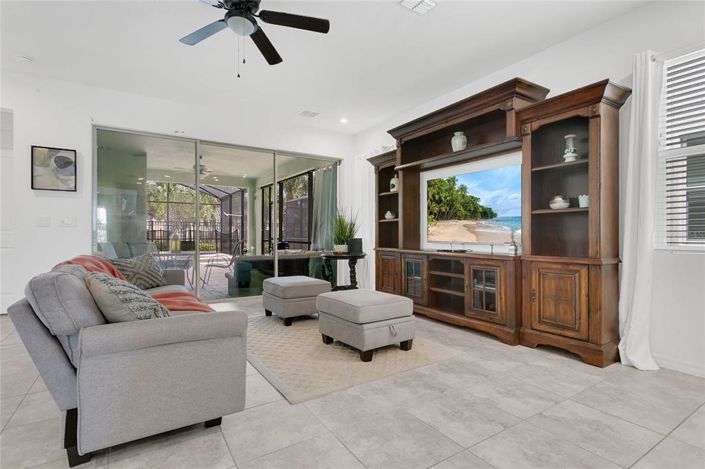 Image No.4-7 Bed Property for sale